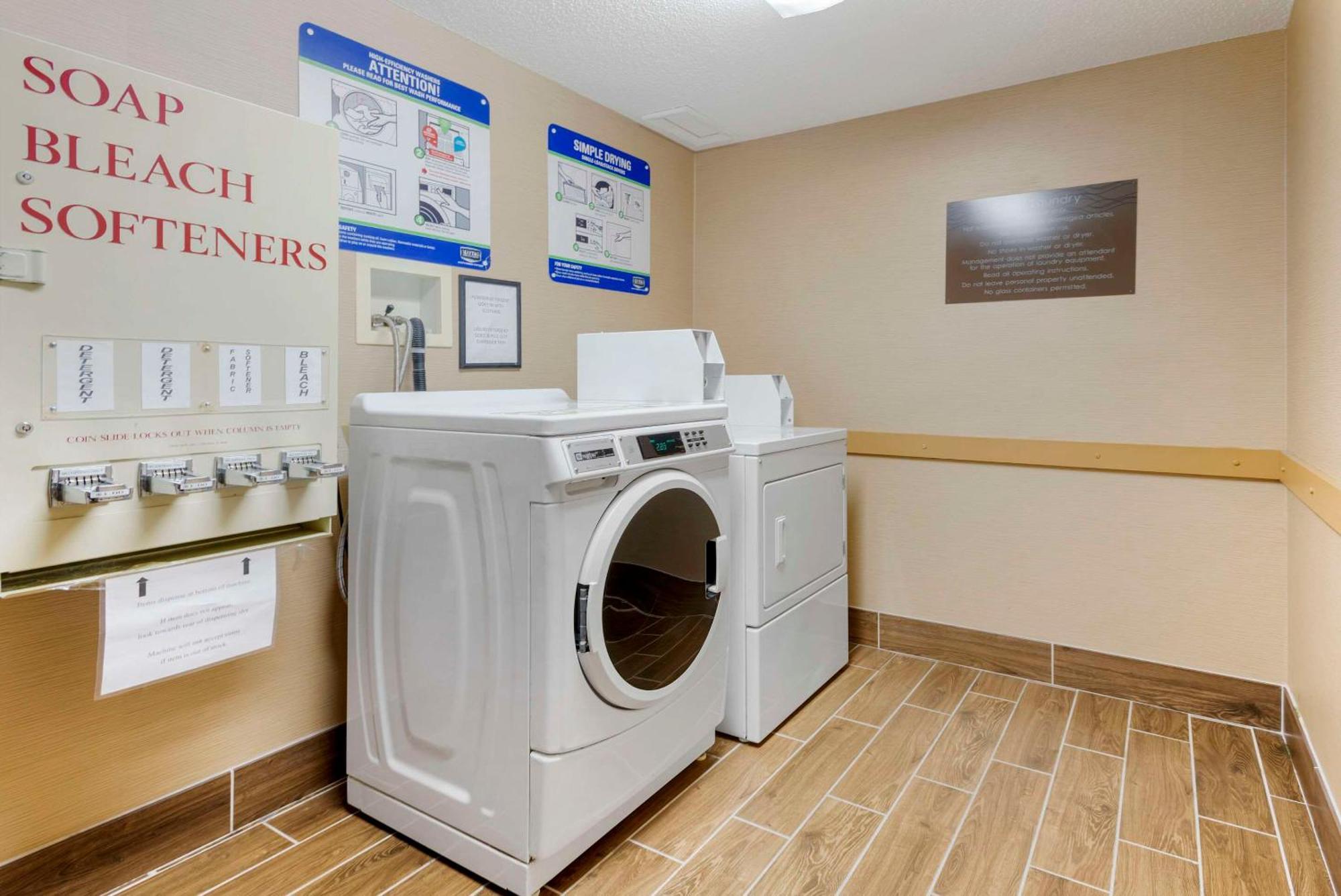 Comfort Inn & Suites Wilkes Barre - Arena Экстерьер фото